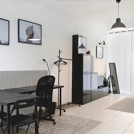 Untitled Loft & *